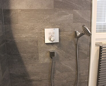 plattenschacht segeberg dusche fliesen min